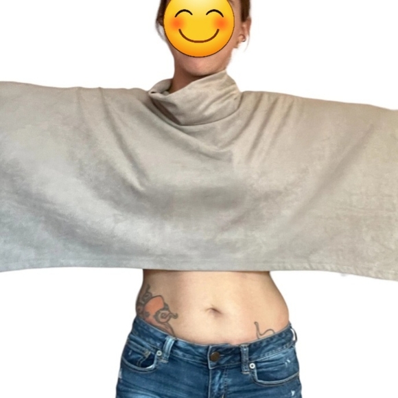 Lime & Vine Faux Suede Crop Top - Picture 3 of 8